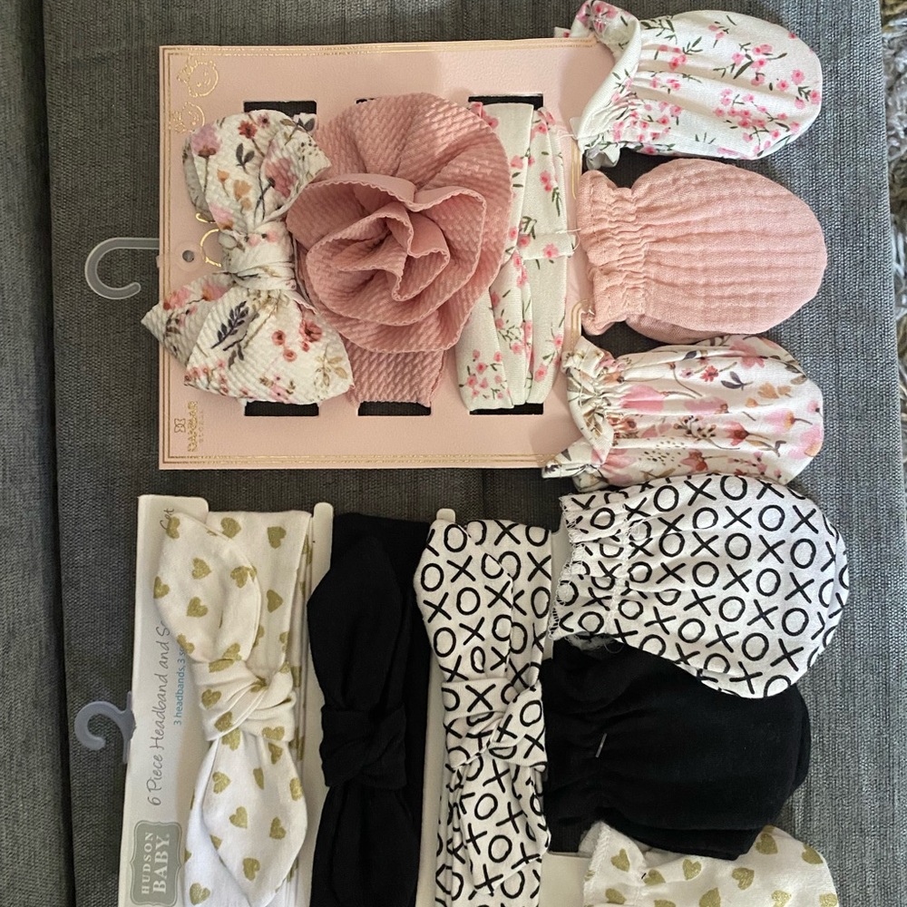 Hudson Baby Floral and Patterned Mittens Set